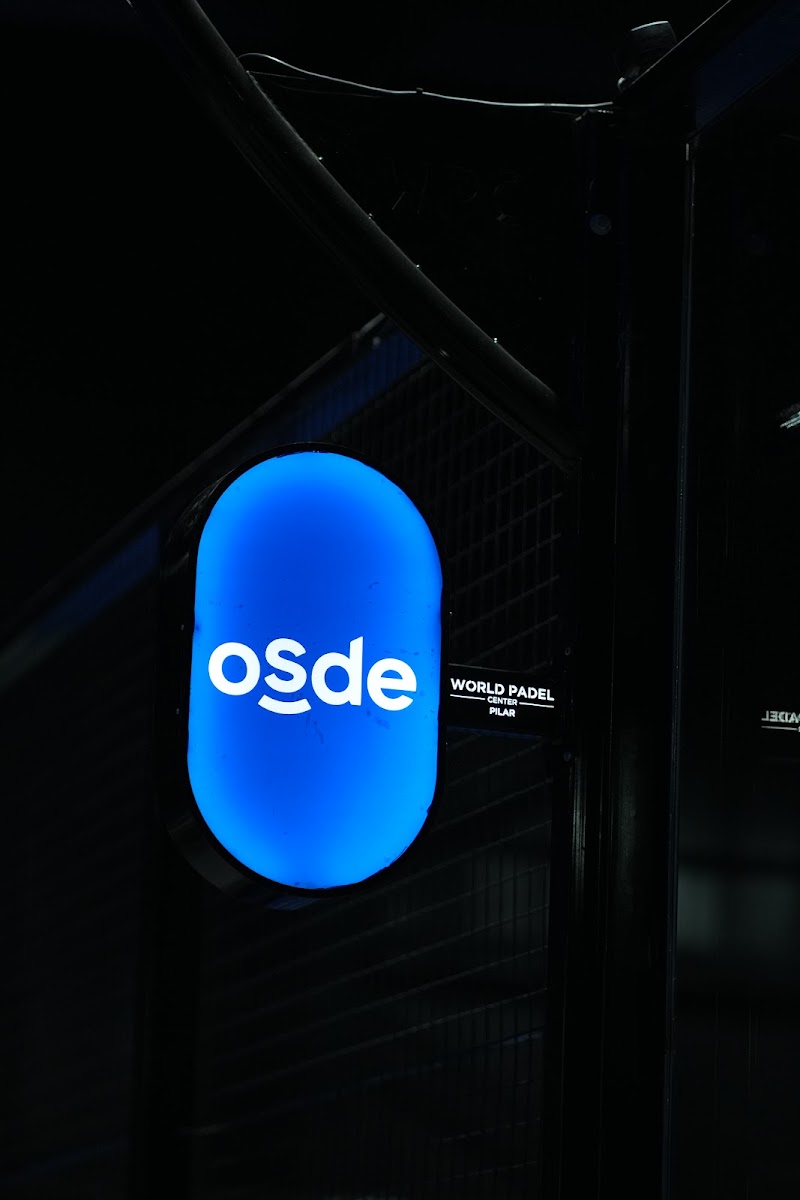 Cartel OSDE en el club