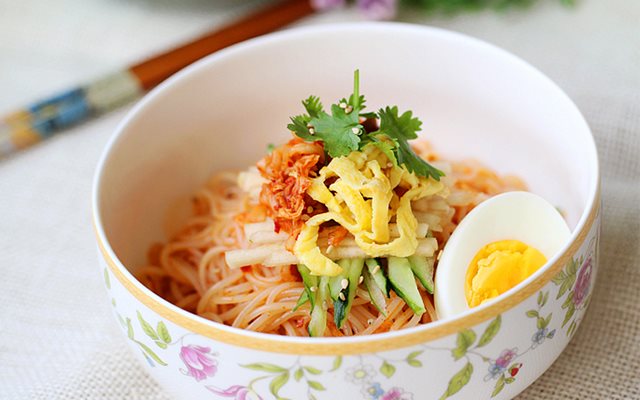 Bún Trộn Kiểu Hàn Quốc