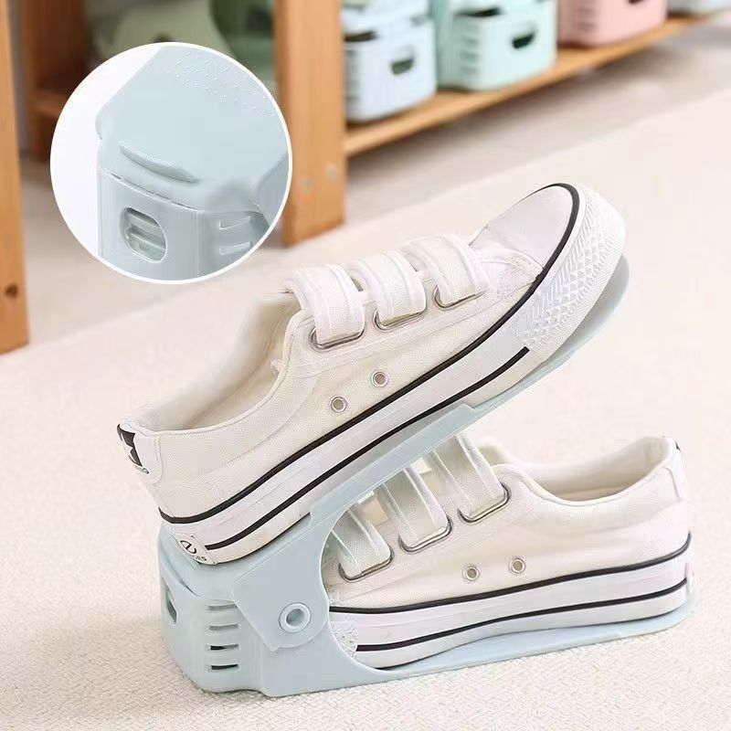 Klappbarer Schuhständer aus Kunststoff