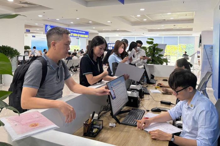 Năm 2026: Tối thiểu 80% thủ tục hành chính trực tuyến toàn trình - Đài Phát thanh và truyền hình Hà Nội