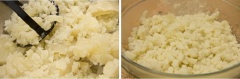 Khoai tây gọt vỏ, rửa sạch, cắt nhỏ. Đem luộc chín, sau đó dùng muỗng nghiền mịn.