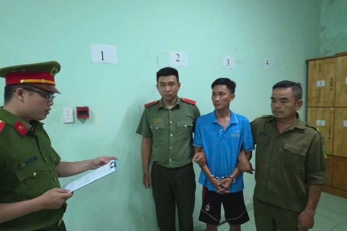 Công an Thành phố ra lệnh giữ khẩn cấp với đối tượng đánh con riêng của 'vợ' - Báo VietnamPlus