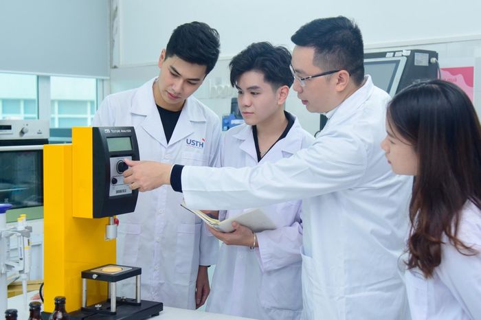 Ươm mầm nhân lực tài năng thời công nghệ - Đài Phát thanh và truyền hình Hà Nội