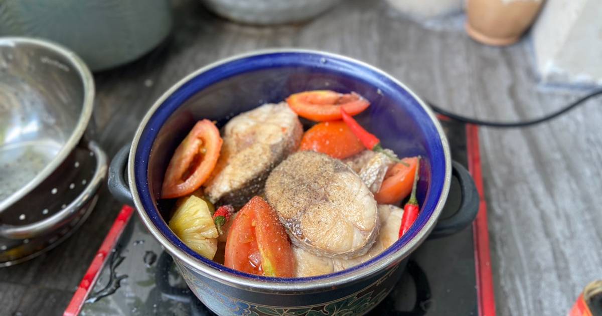 Cá nhồng kho thơm cà chua