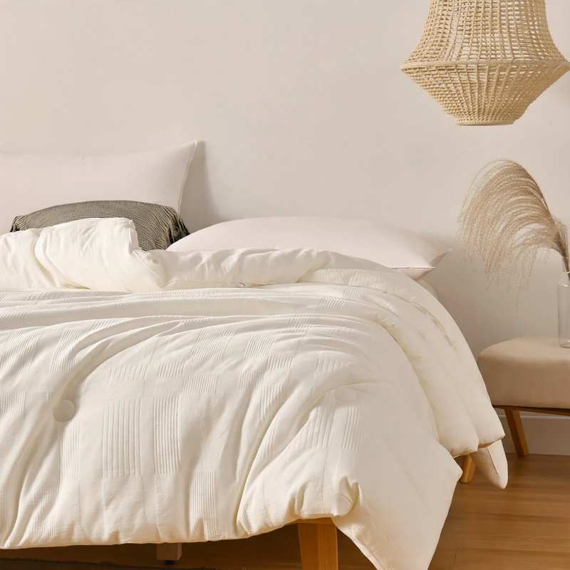 All-season cotton blanket with soy fibers