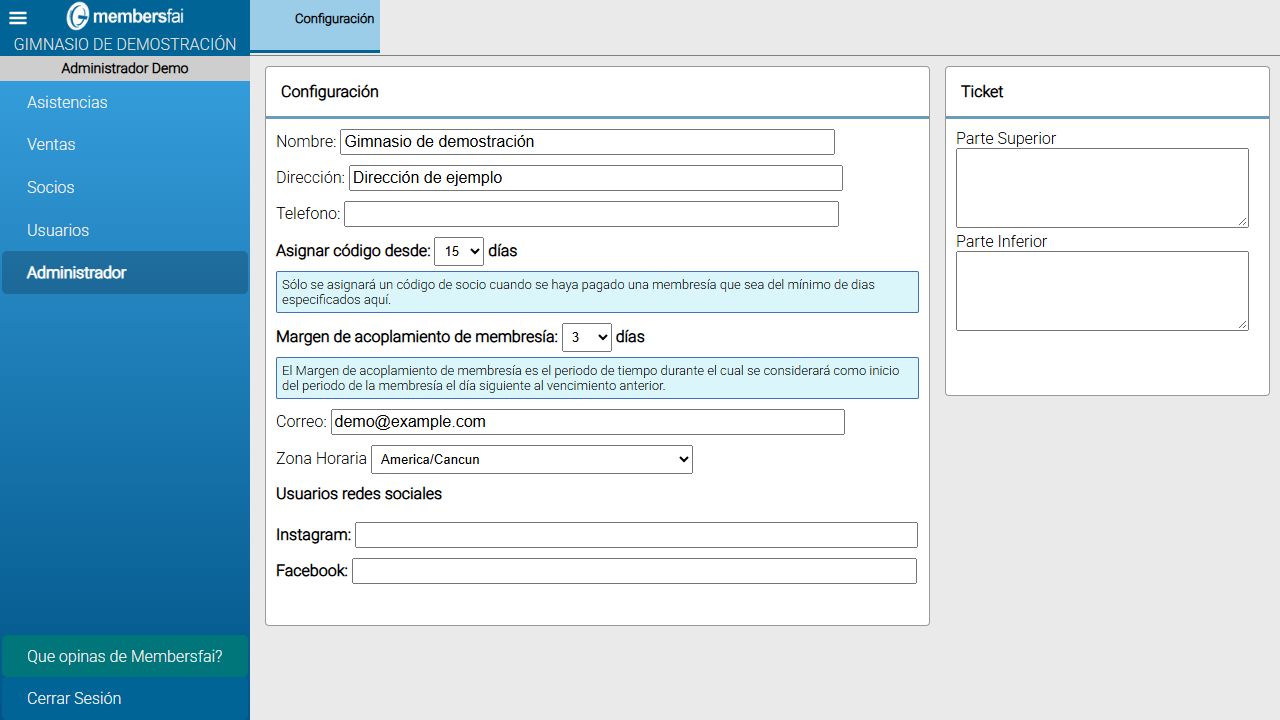 Menú Administrador y pestaña Configuración de Membersfai en una cuenta de demostración