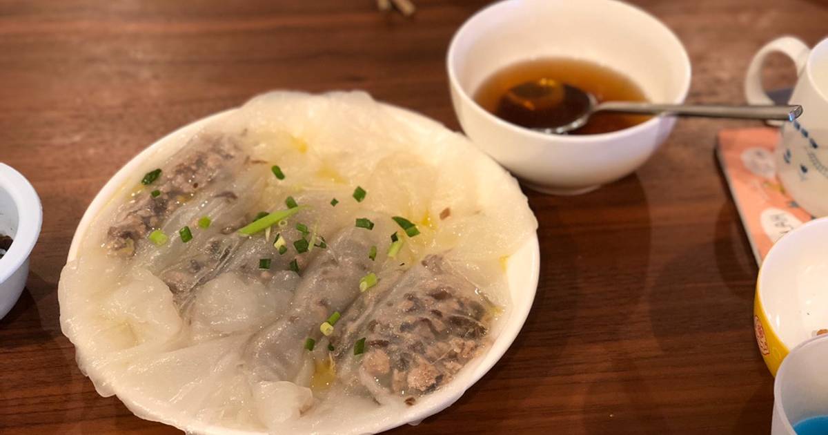 Bánh cuốn bằng bánh tráng hay còn gọi bánh cuốn lười