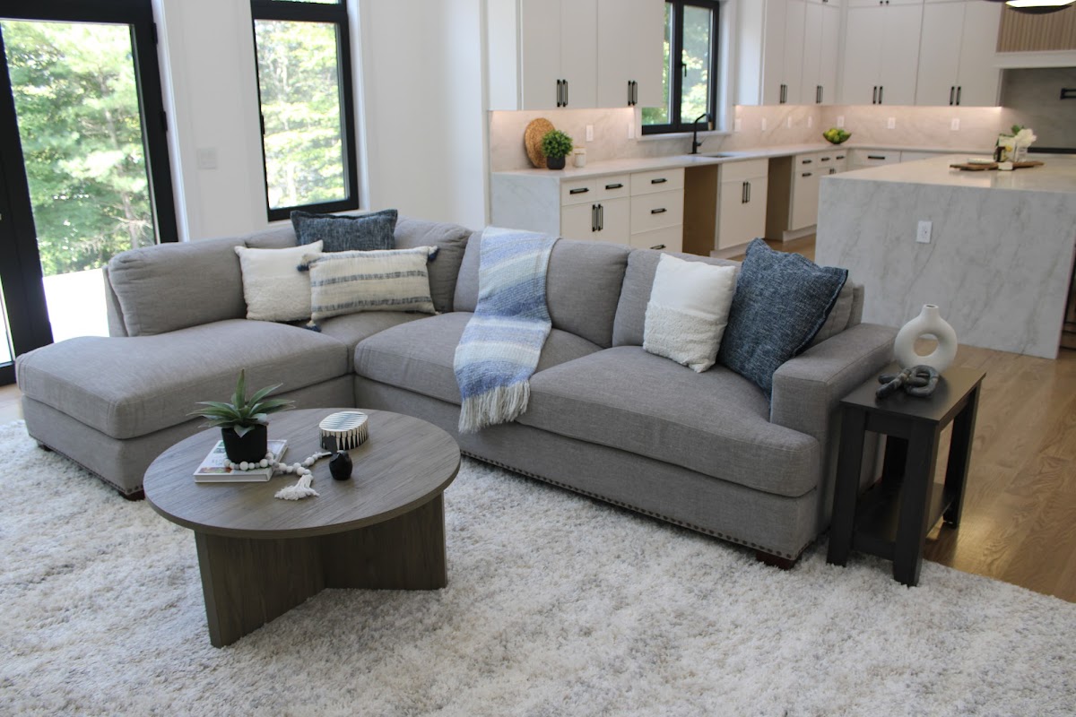 Living/Family Rooms image