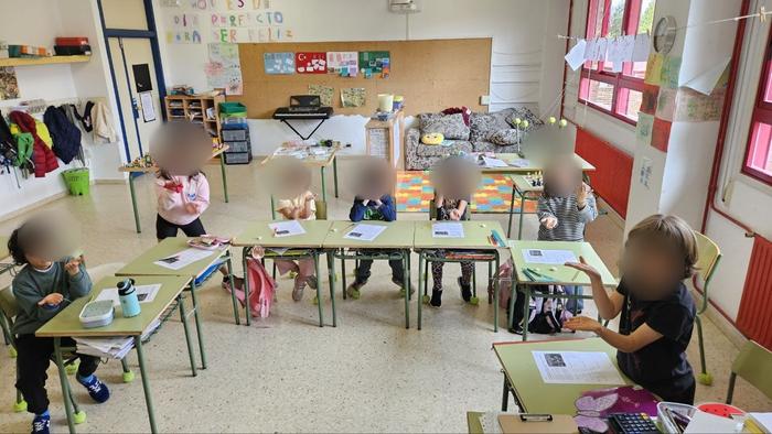 A rapazada de 2º de Primaria divírtese imitando aos adolescentes