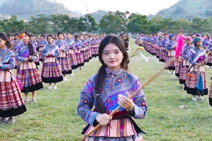 Chuẩn bị ra mắt màn đồng diễn múa Sênh tiền kỷ lục Việt Nam - Báo Lào Cai