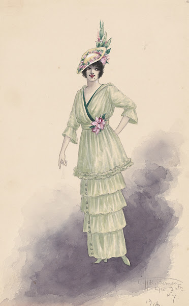 Womans costume 1914