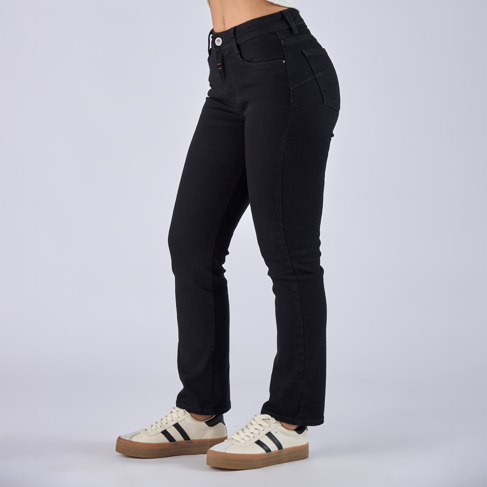 Jean straight boot licrado tiro medio en denim negro - Vista 4
