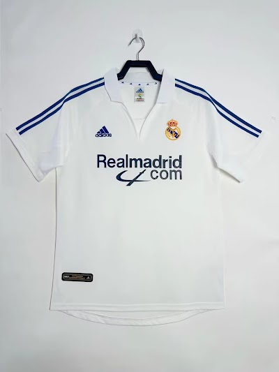 Retro 2001-02 Real Madrid Local @lumorasports.jpeg