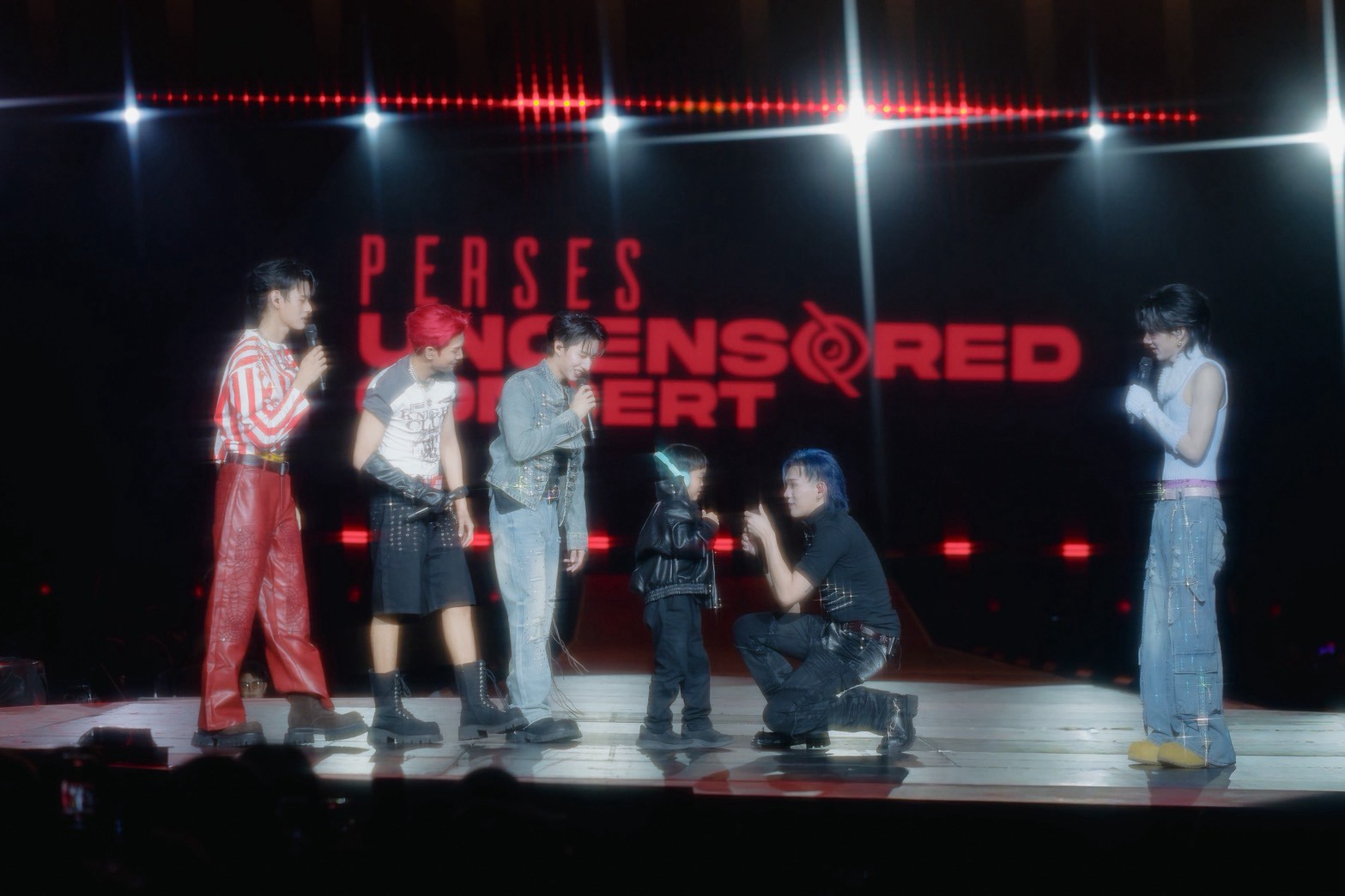 “PERSES UNCENSORED CONCERT” ปลดล็อกทุกตัวตนแบบไม่มีกั๊ก!  5 หนุ่ม PERSES โชว์ศักยภาพรอบด้าน จัดเต็มทุกโชว์สุดพลัง เปิดทุกมุมที่ไม่เคยเห็น ภาพที่ 54