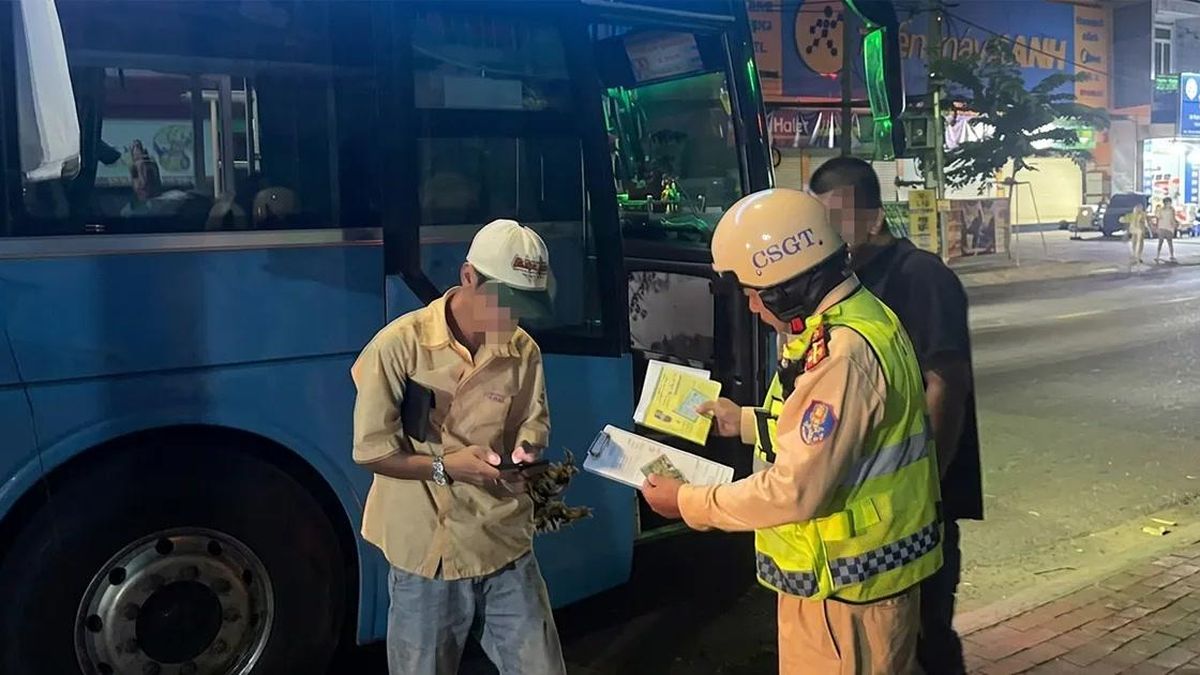 TPHCM: Tăng cường kiểm tra xe khách ở các tuyến đường trọng điểm - Báo Sài Gòn Giải Phóng