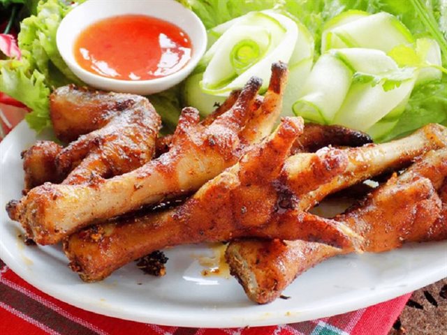 Chân Gà Nướng Muối Ớt Cay Thơm