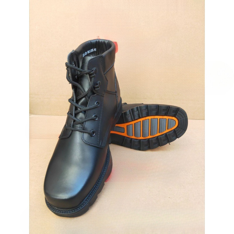 Men's leather winter boots with lambskin lining