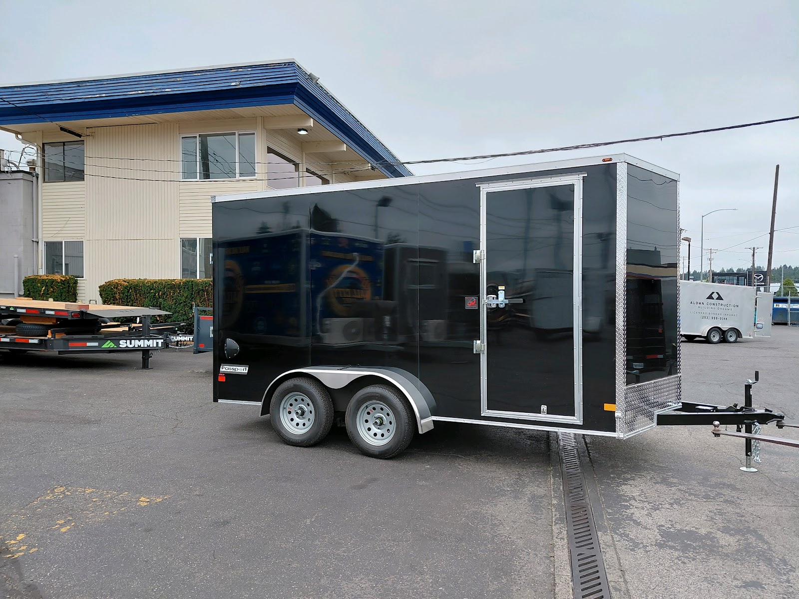 Passport Deluxe Enclosed Cargo