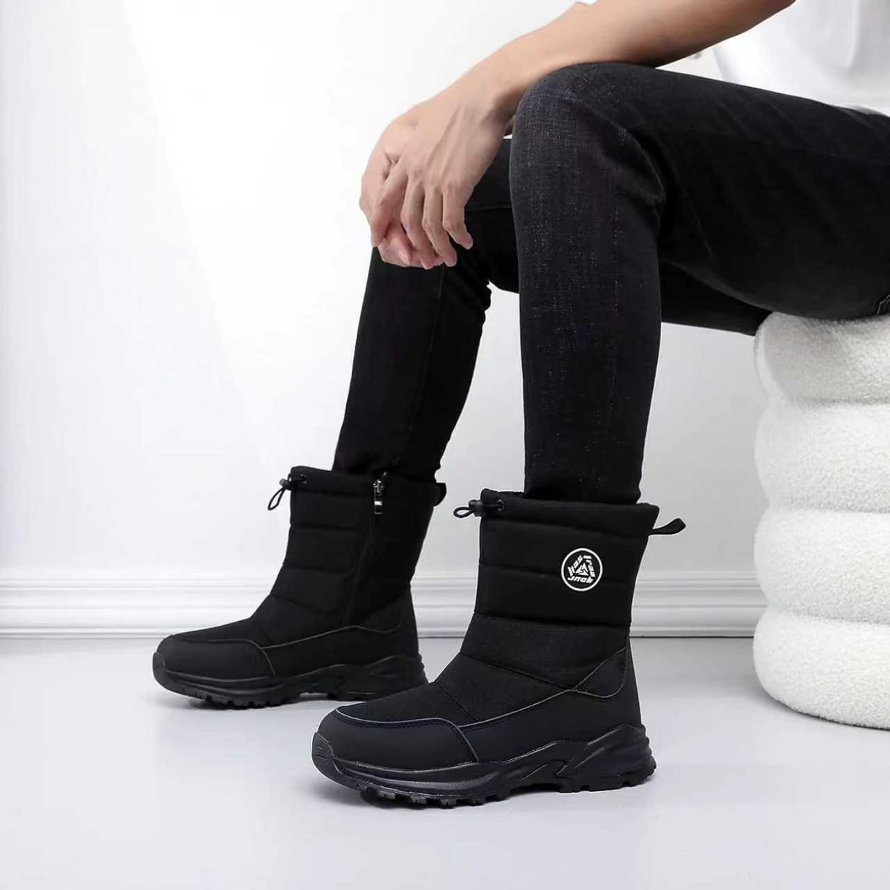 Insulated Men's Winter Boots, water-repellent