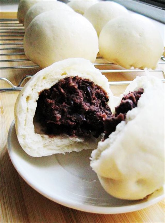 Bánh Bao Đậu Đỏ Hấp