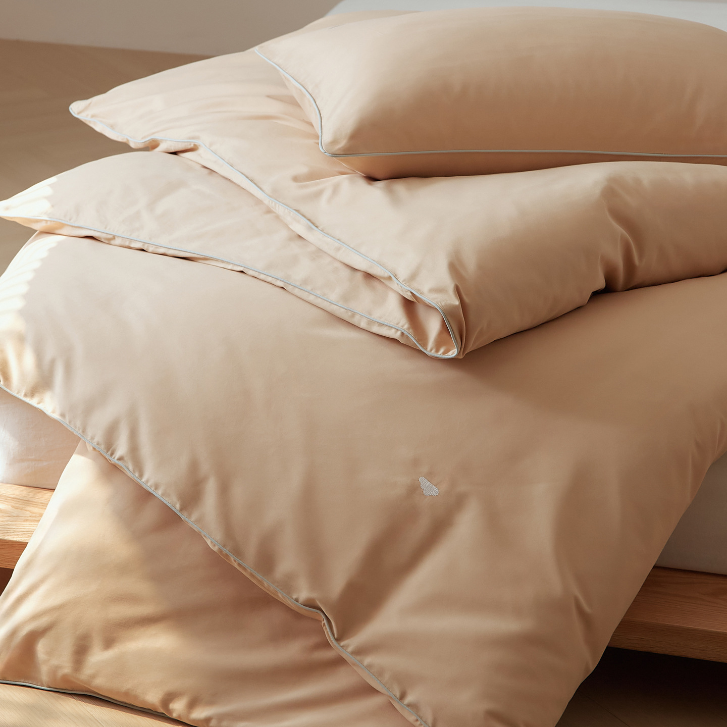 Brushed long-staple cotton comforter