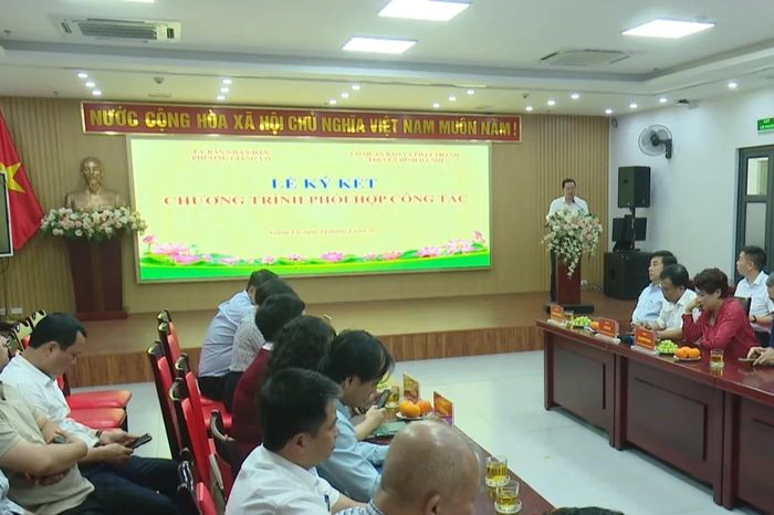 Phường Giảng Võ và cơ quan Báo và PTTH Hà Nội phối hợp tuyên truyền - Đài Phát thanh và truyền hình Hà Nội