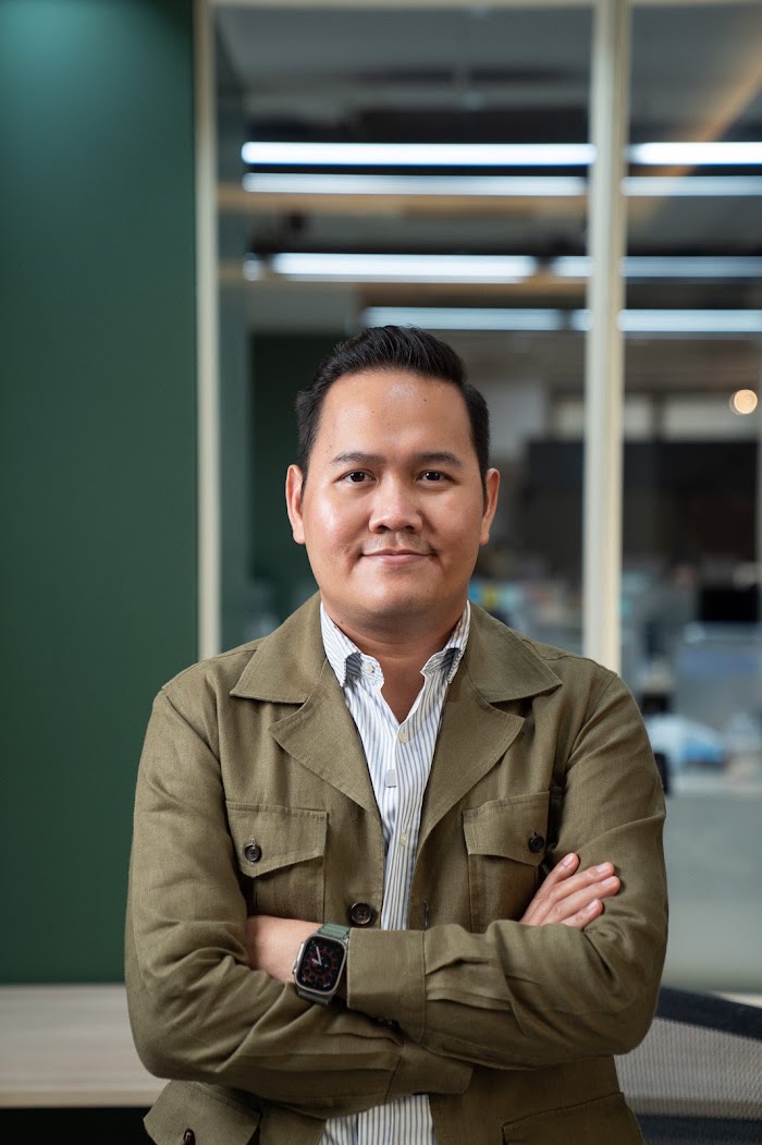 Arm Jakkraphan Kaewsrichan at the Q Hunter office