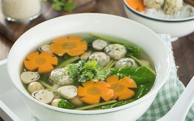 Canh Cải Bẹ Xanh Thịt Viên