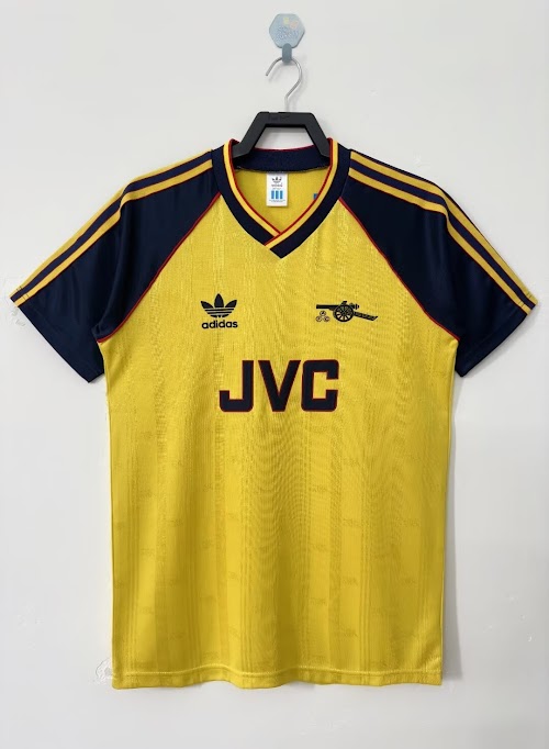 Equipación de visitante del Arsenal 1988-90.jpg