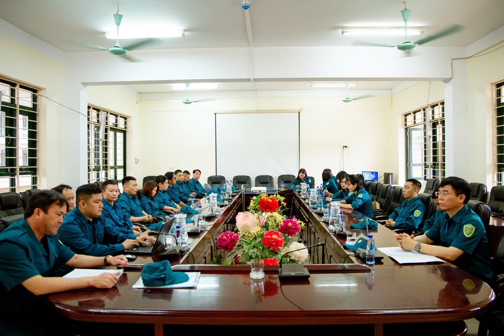 Ban chỉ huy quân sự Trường Đại học Tây Bắc tổ chức lễ dâng hương tại nghĩa trang Liệt sĩ thành phố Sơn La và bế mạc huấn luyện tự vệ năm 2025