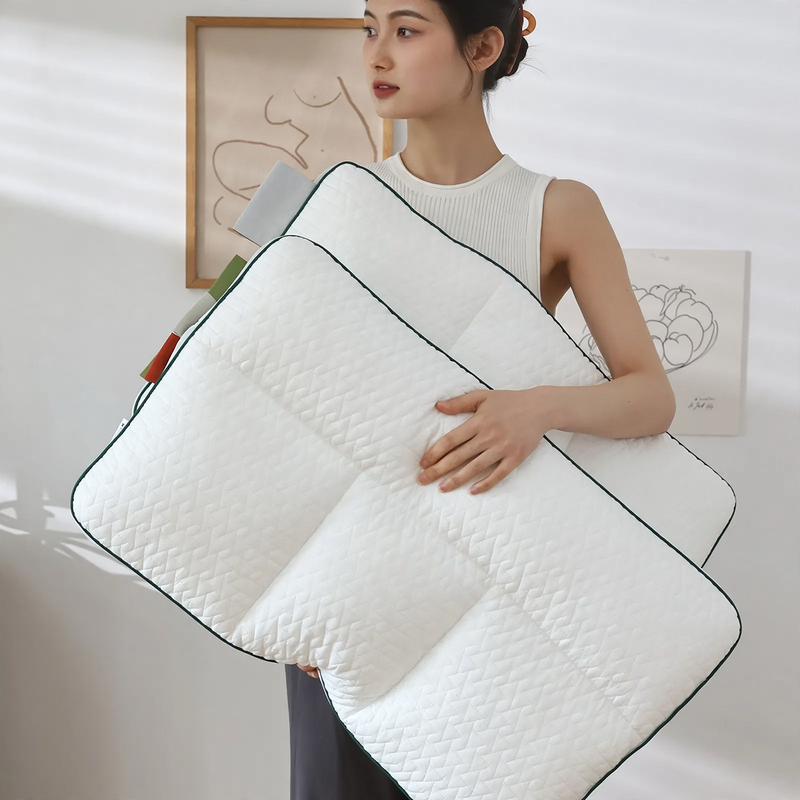 Side sleeper pillow with three zones, 48 x 74 cm