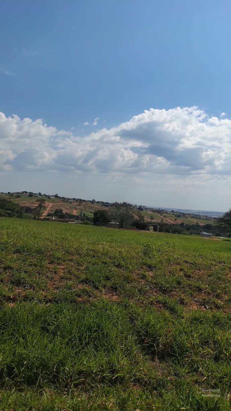 Lote no asfalto com vista