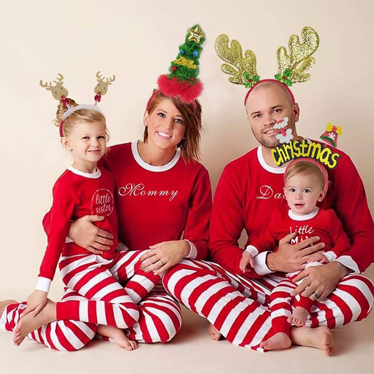 Weihnachts-Schlafanzug-Set für die ganze Familie