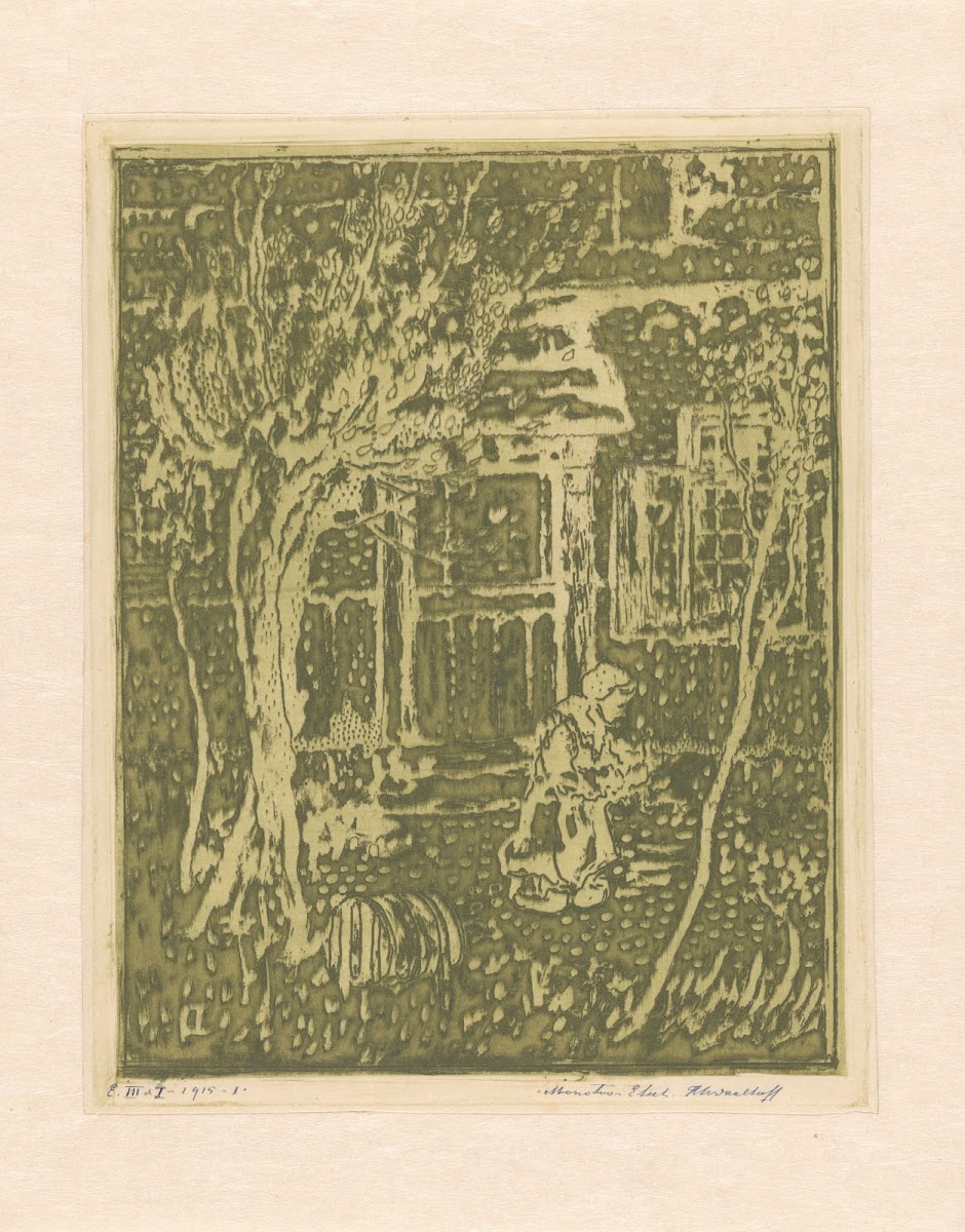 Kind op klompen bij de ingang van een huis 1915