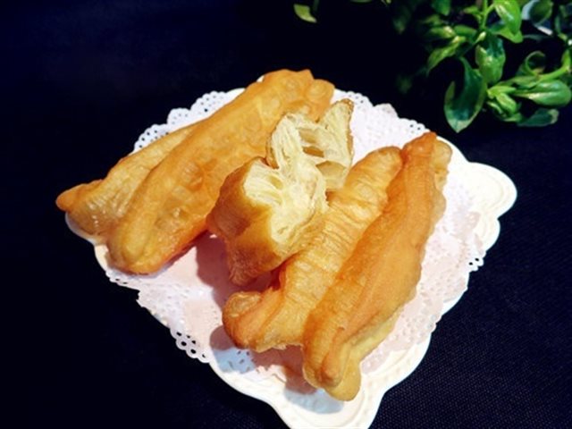 Bánh Quẩy Nóng Hổi