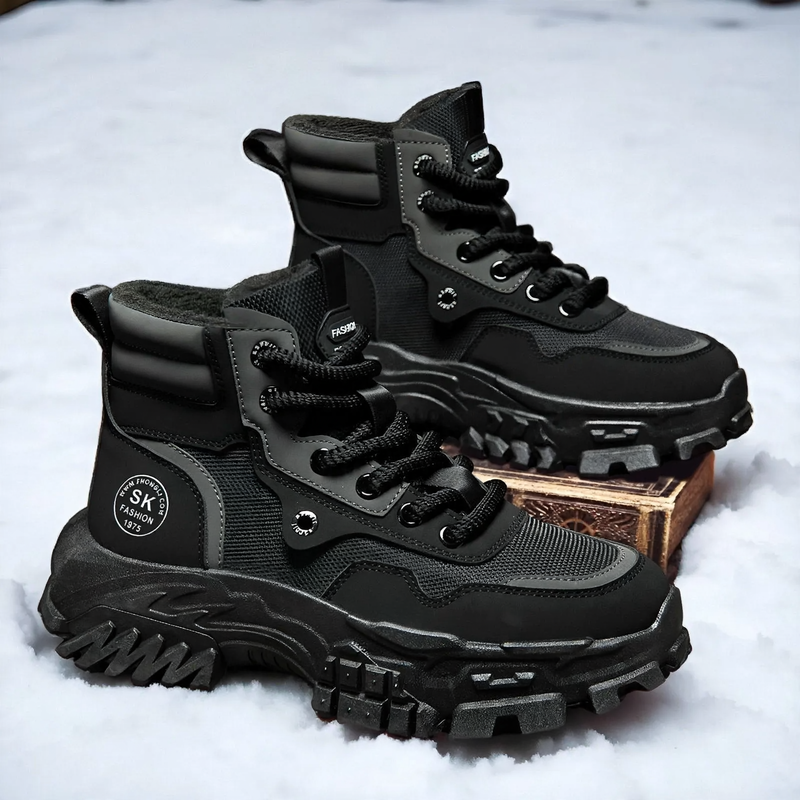 Insulated Men's Winter Boots with Platform Sole
