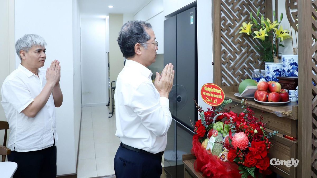 Chánh án Nguyễn Văn Quảng thăm hỏi thân nhân liệt sĩ ngành Tòa án - Báo Công Lý