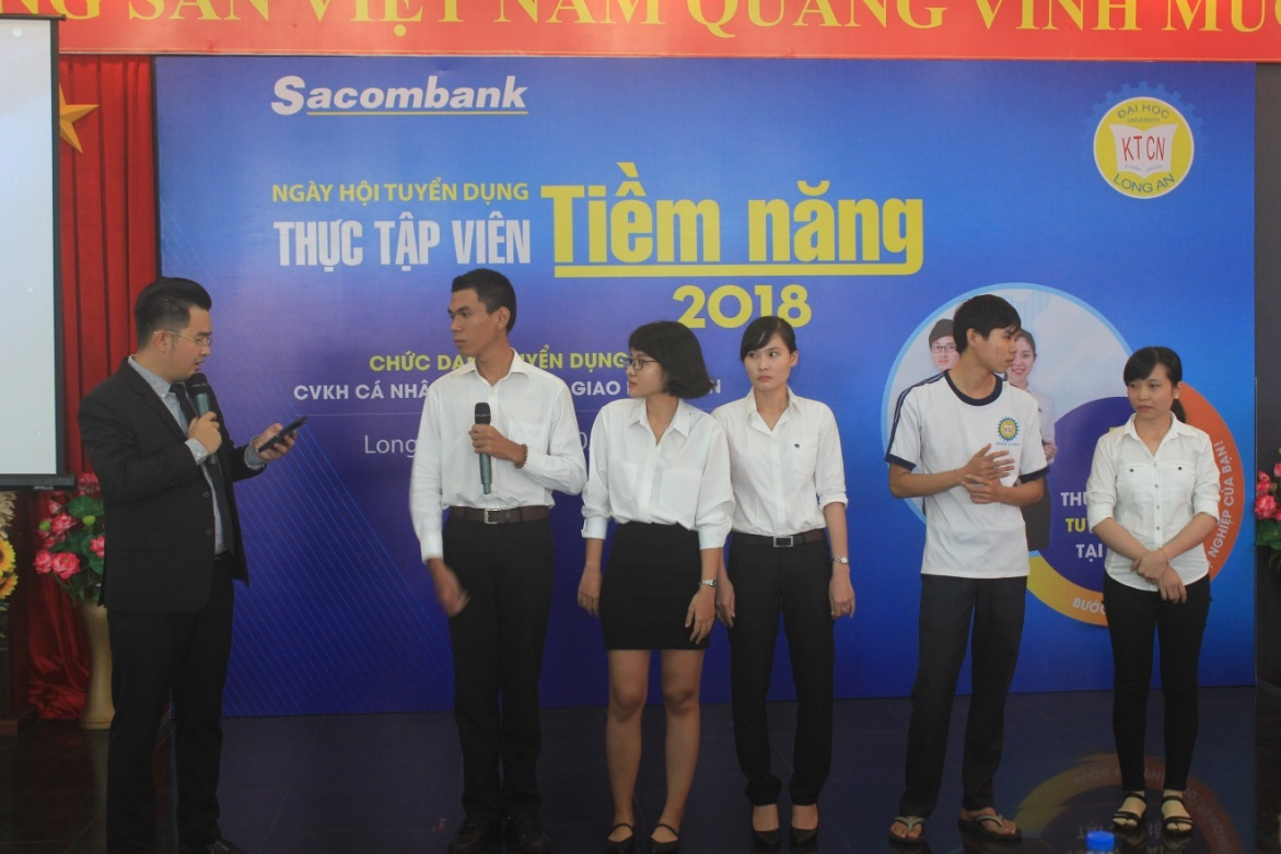 Trường DLA liên kết Sacombank trong các hoạt động tìm kiếm thực tập viên tiềm năng