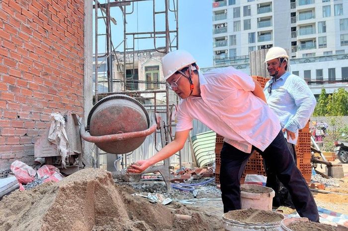 Vật liệu xây dựng neo cao, nhà thầu đối mặt sức ép kép - Tạp chí Kinh Tế Sài Gòn
