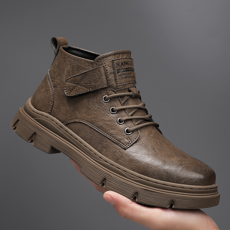Insulated retro boots, non-slip