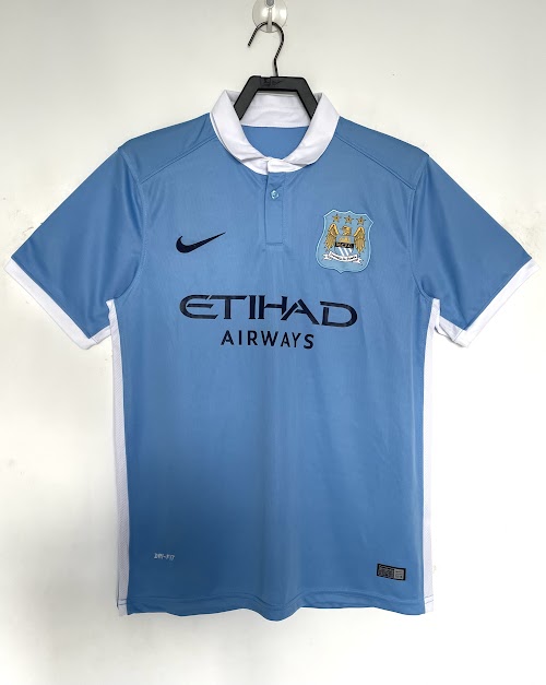 Equipación local del Manchester City 2015-16.jpeg