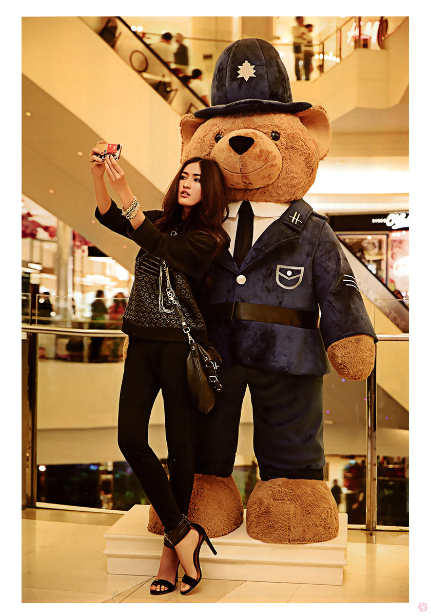  แพรว 831 : กมลเนตร เรืองศรี 