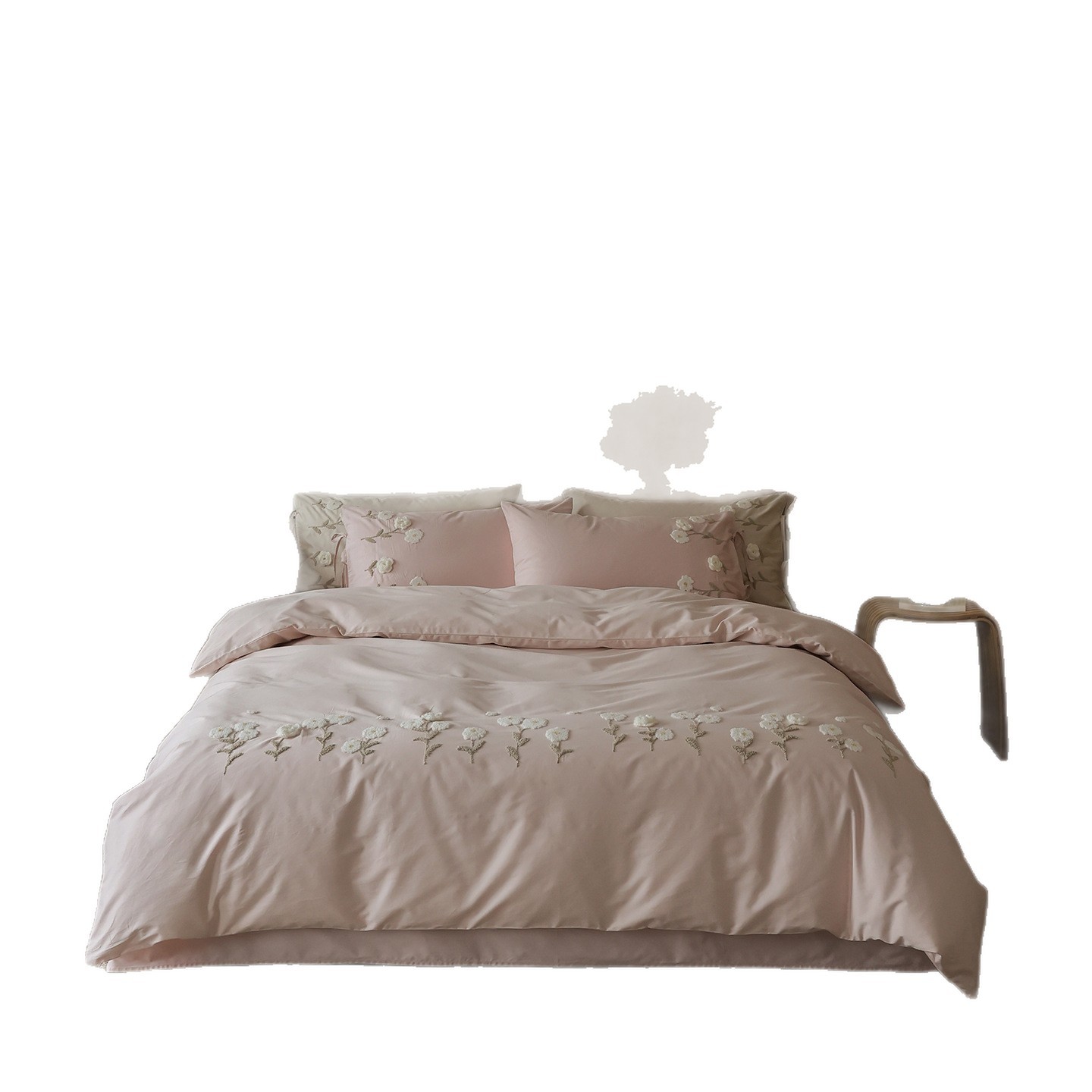 Long-staple cotton bed linen with floral pattern