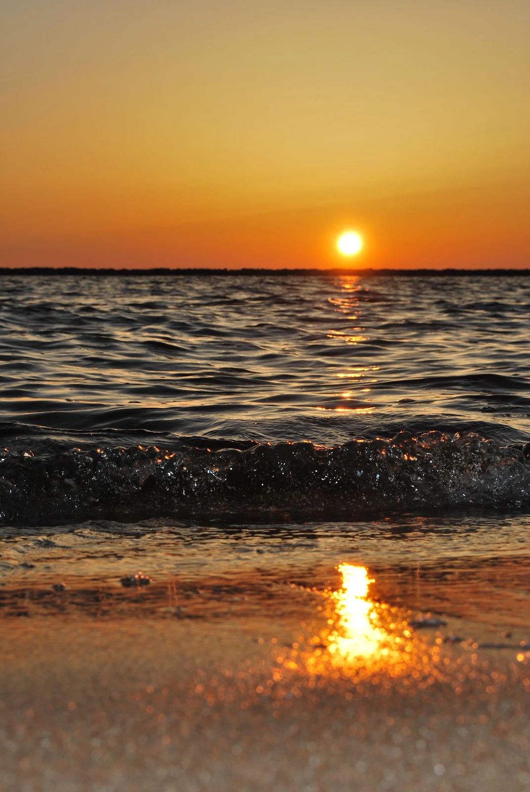 Golden Sunset Over Ocean Waves - Nature Photography 4K iPhone Wallpaper (2592x3872)