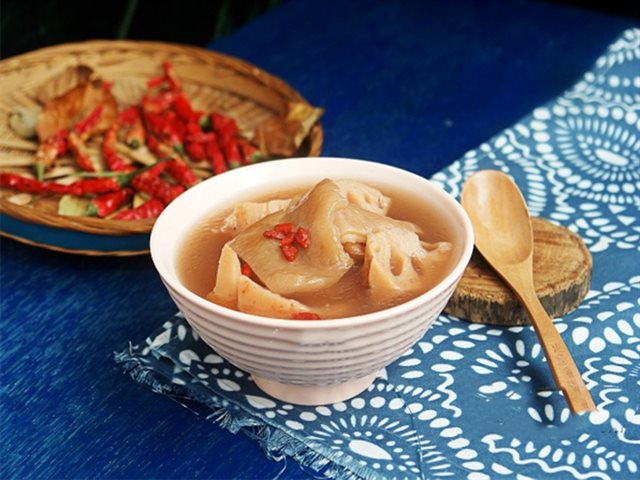 Canh Củ Sen Da Heo