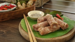 Tré là món ngon dùng để ăn vặt, nhậu hay trộn dưa leo muối tiêu đều thích hợp. Vị chua chua xen lẫn vị mặn ngọt và cay cay sẽ làm những buổi tụ tập của bạn thêm phần hấp dẫn đấy. Cùng vào bếp trổ tài món ngon cho cả nhà thôi nào.