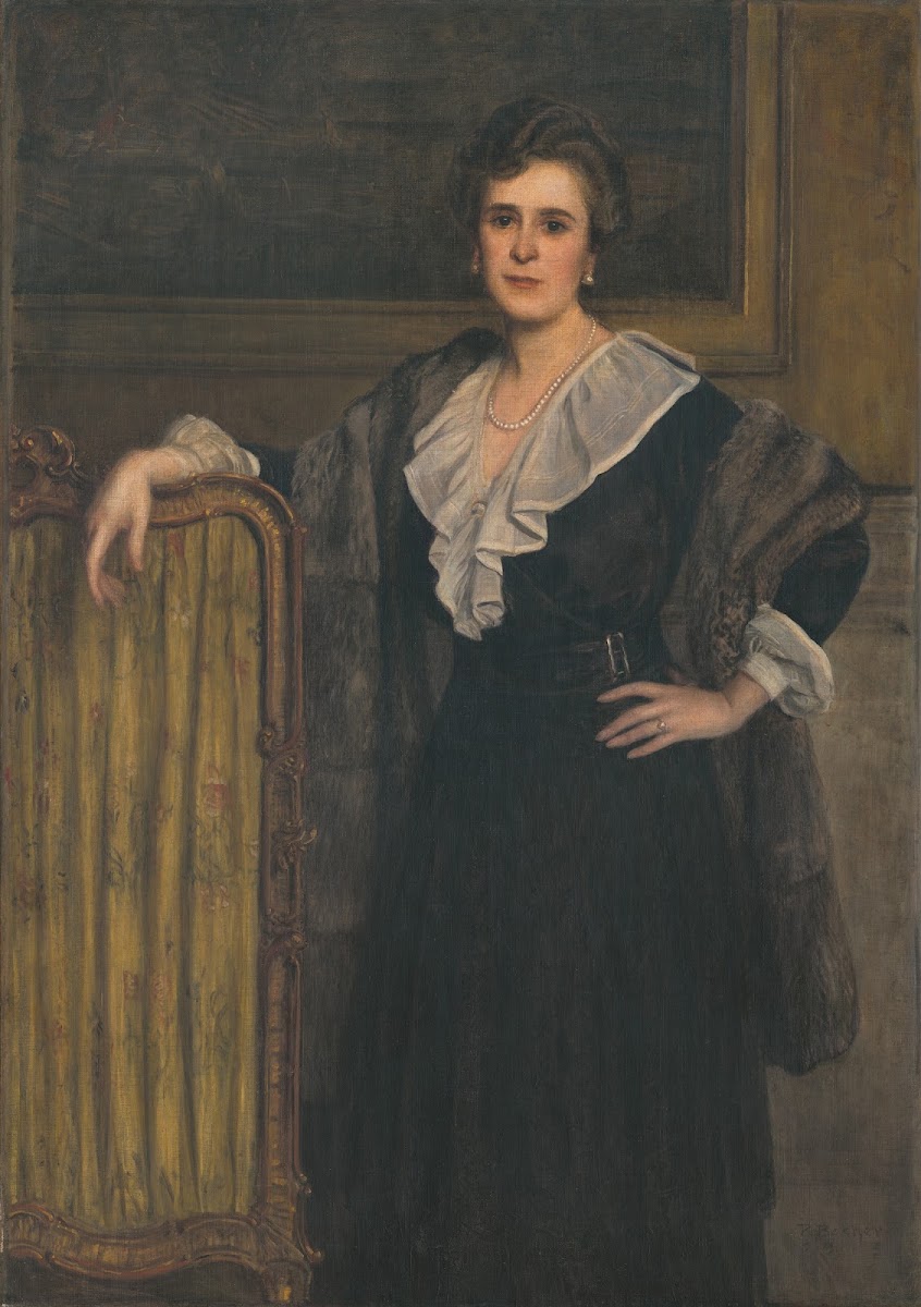 Portrait of a standing woman 1919