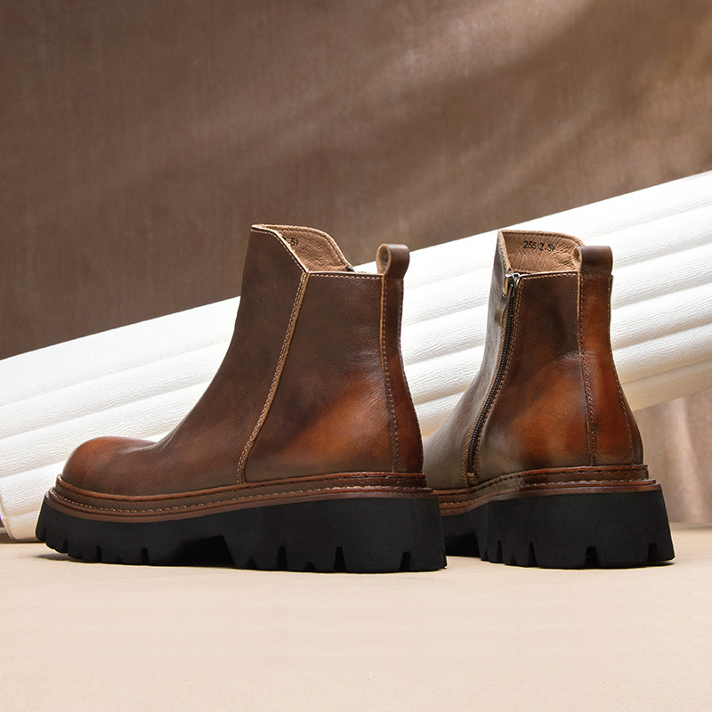 Men's Chelsea boots made of bovine leather, with zipper