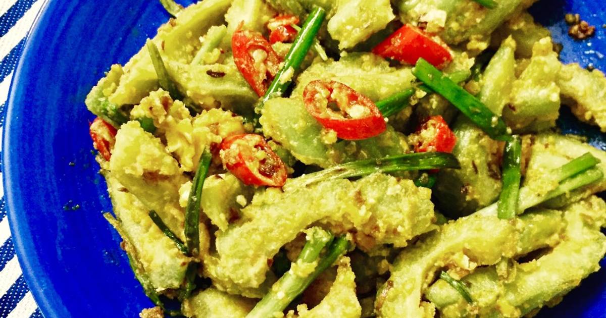 Khổ qua xào trứng muối