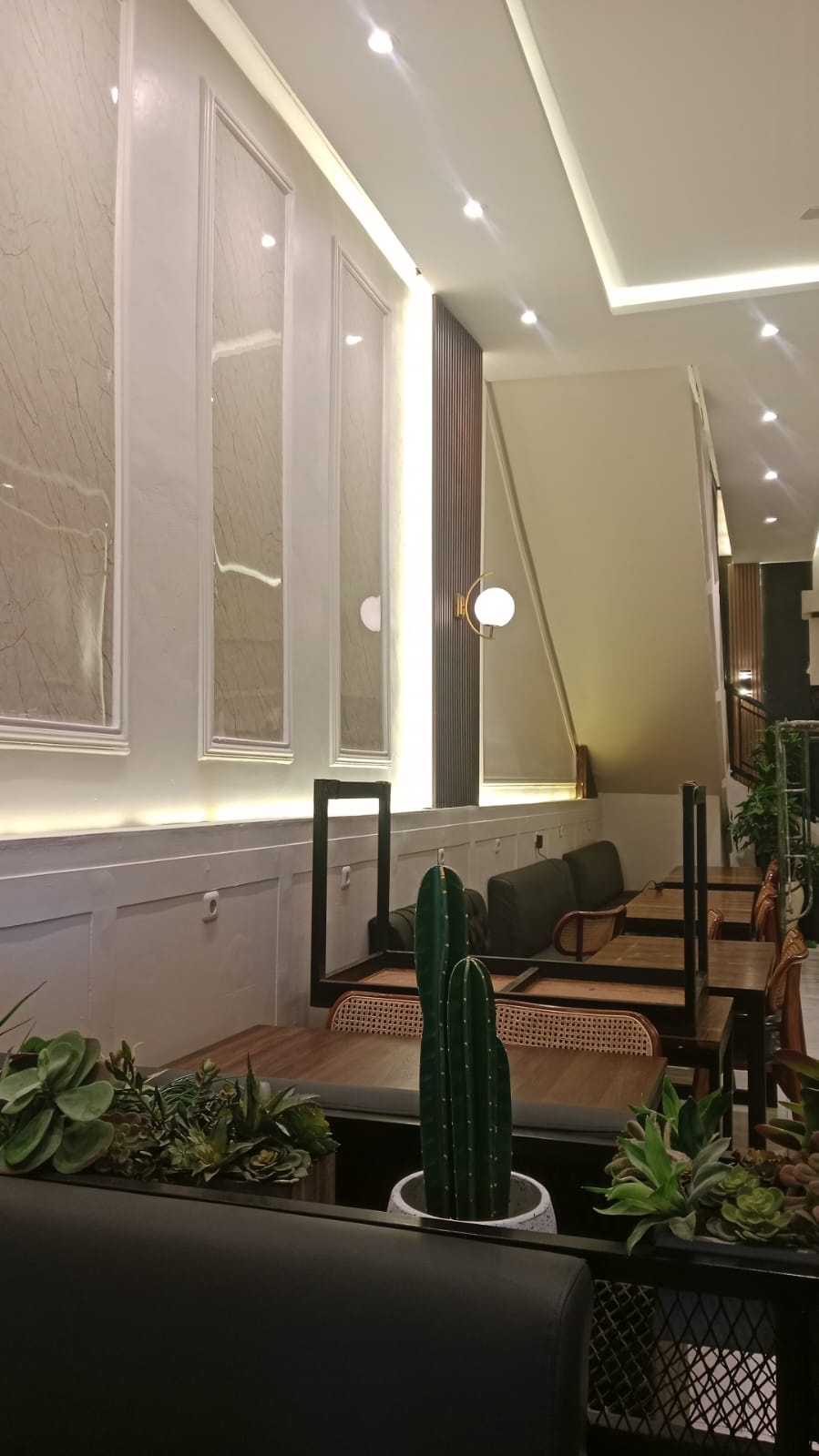 Pemasangan Moulding